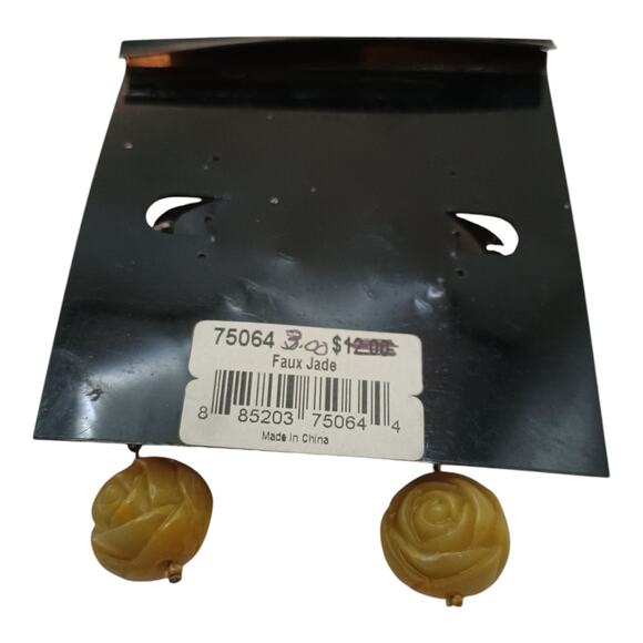 Cookie Lee Earrings NWT Faux Jade And Red Pierced Earrings 2 Pair‎ Both New - Picture 4 of 8